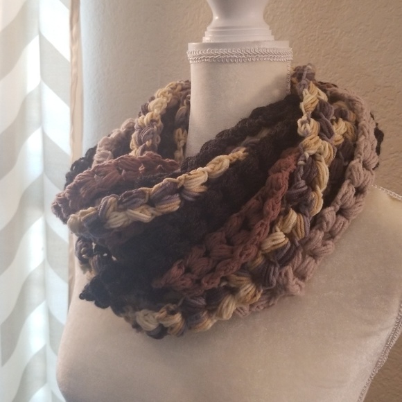 Handmade new infinity scarf - Picture 2 of 3
